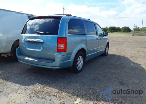 2010 Chrysler Town & Country Touring from USA, damaged, VIN 2A4RR5D12AR324002